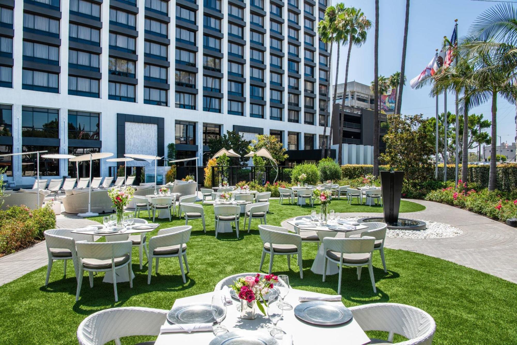 Beverly Hills Marriott Hotel 4*
