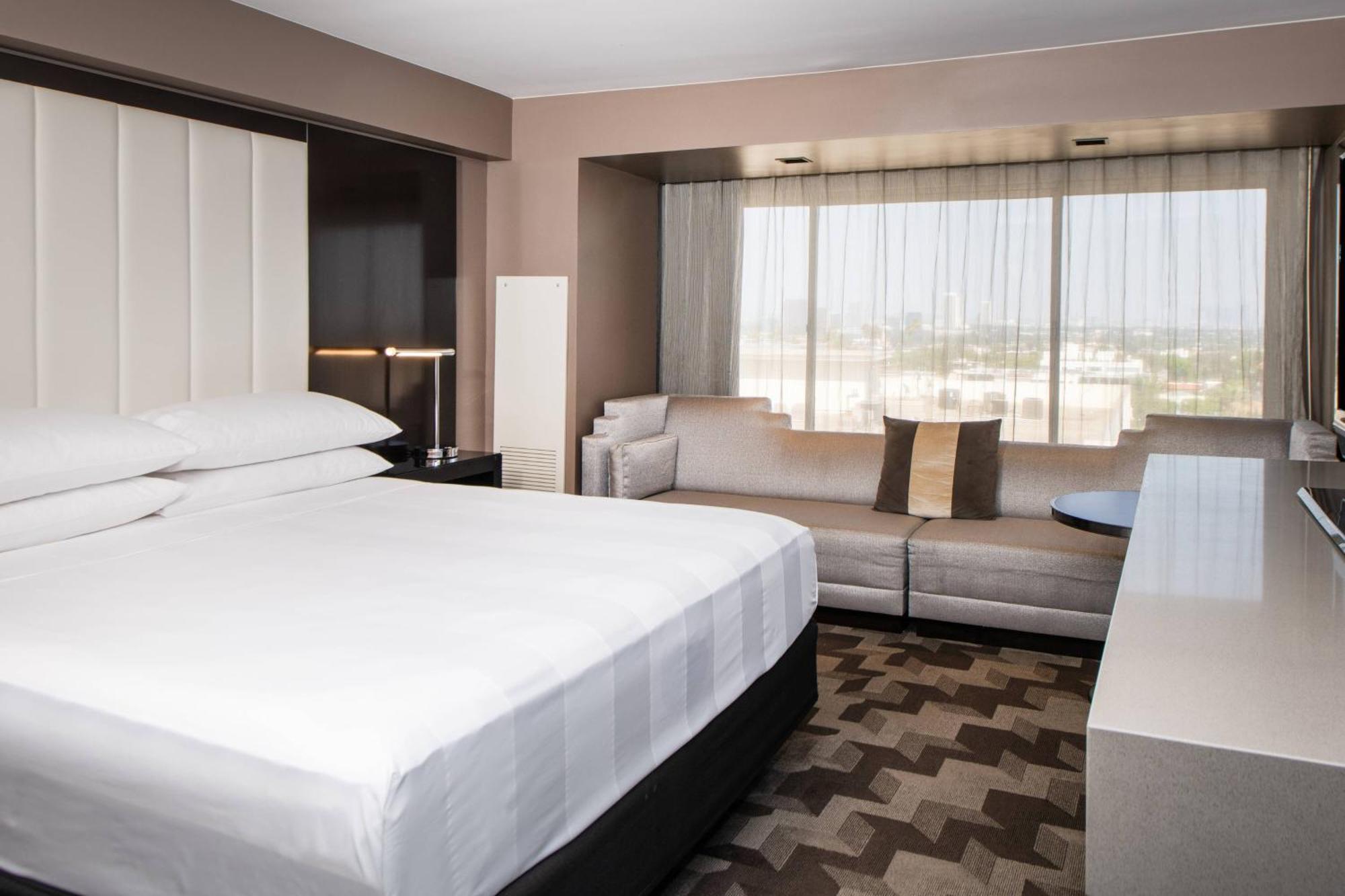 Beverly Hills Marriott Hotel 4*